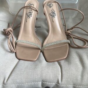 So Me tie up high heels